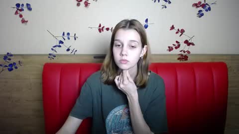 Snapshot of letty_curly chatting on December 14, 12:33 pm letty_curly online show from December 14, 12:33 pm