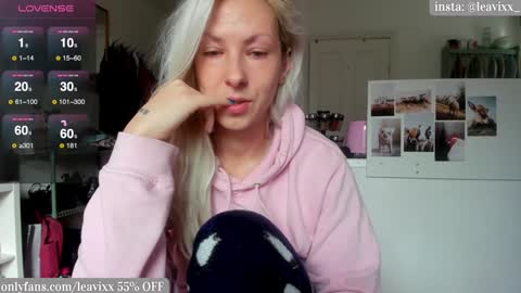 LeaVixx online show from December 23, 11:36 am