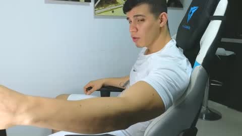 levelingg online show from January 30, 2:27 am