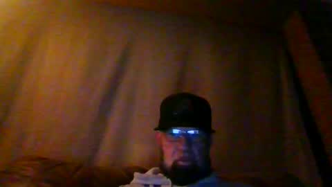 Snapshot of levelup0087 chatting on November 7, 5:07 am levelup0087 online show from November 7, 5:07 am