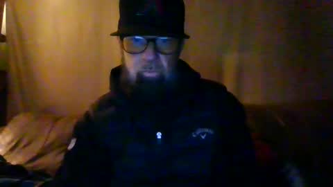 Snapshot of levelup0087 chatting on December 20, 4:08 am levelup0087 online show from December 20, 4:08 am