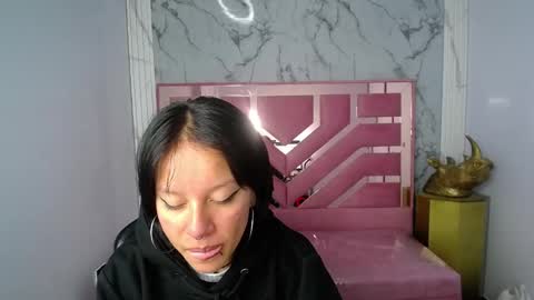 Snapshot of levii_ch chatting on December 16, 4:34 pm Luisa online show from December 16, 4:34 pm