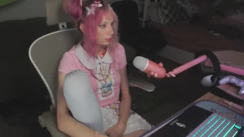 Snapshot of lewdy_booty chatting on October 18, 5:32 am lewdy booty online show from October 18, 5:32 am