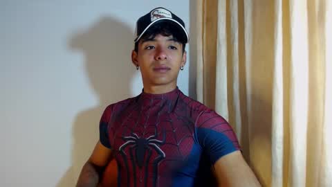 Snapshot of lewis_ly chatting on December 21, 5:31 pm i am lewis ly EDUARDO MEMDOZA15 online show from December 21, 5:31 pm