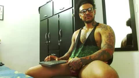 Snapshot of lewisstrong chatting on September 28, 5:18 pm Lewis Strong online show from September 28, 5:18 pm