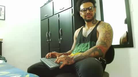 Snapshot of lewisstrong chatting on October 1, 5:41 pm Lewis Strong online show from October 1, 5:41 pm