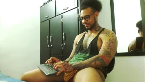 Snapshot of lewisstrong chatting on October 8, 7:00 pm Lewis Strong online show from October 8, 7:00 pm