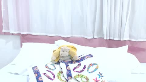 Snapshot of lexi_bloom chatting on February 2, 2:13 pm Gabrielle online show from February 2, 2:13 pm