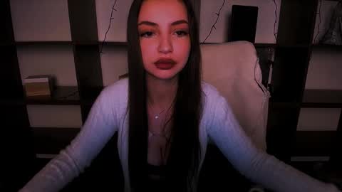 Alexia online show from December 15, 1:22 pm