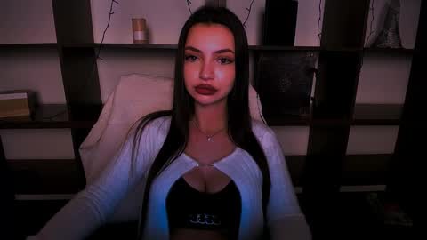 Alexia online show from December 15, 4:26 pm