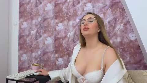 Snapshot of lexi_u_ chatting on January 16, 5:32 am LEXXY online show from January 16, 5:32 am