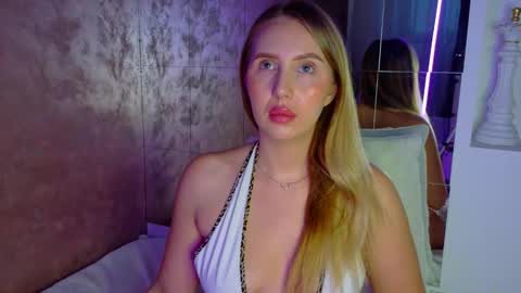 Snapshot of lexi_u_ chatting on December 3, 5:48 am LEXXY online show from December 3, 5:48 am