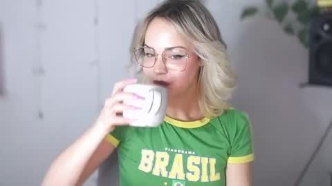 Snapshot of lexie_wild chatting on January 9, 8:03 am Lexie online show from January 9, 8:03 am