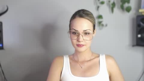 Snapshot of lexie_wild chatting on February 12, 2:54 pm Lexie online show from February 12, 2:54 pm