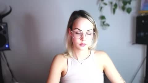 Snapshot of lexie_wild chatting on February 25, 1:09 am Lexie online show from February 25, 1:09 am