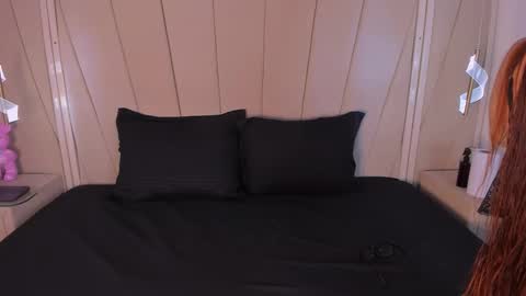 lexiee__ online show from January 7, 11:56 am