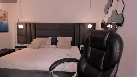 Snapshot of lexiewayne chatting on February 19, 7:59 pm Lexie online show from February 19, 7:59 pm