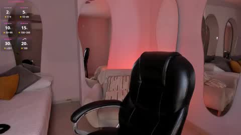 Lexie  online show from March 13, 7:20 pm