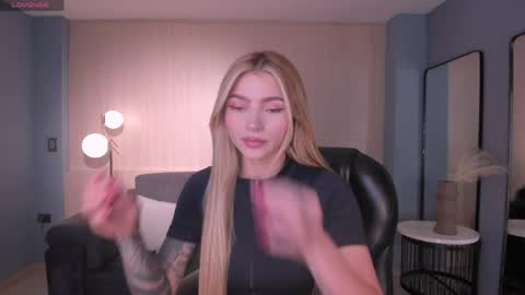 Lexie  online show from April 7, 6:52 pm