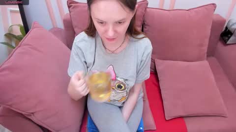 Lexi online show from October 6, 6:33 am