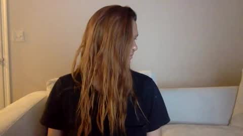Snapshot of lexiial0 chatting on February 1, 6:00 am Alexia L. online show from February 1, 6:00 am