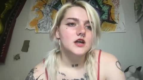 lexilexilune online show from April 30, 1:56 am