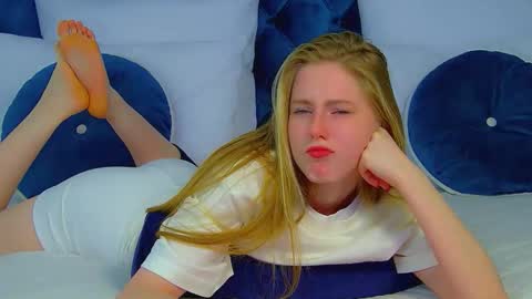 Lexi online show from October 3, 6:21 am