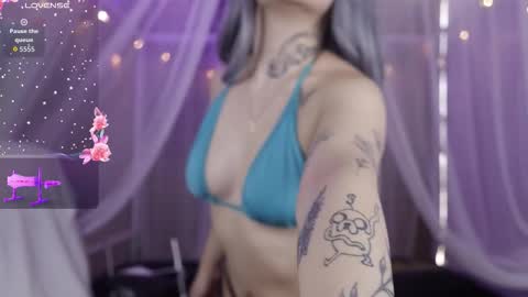 lexirouge           online show from February 9, 5:50 pm