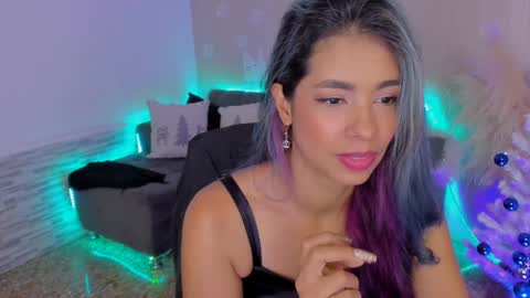 Snapshot of lexy_fox2 chatting on December 6, 3:52 am Lexy online show from December 6, 3:52 am