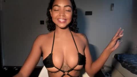 Snapshot of lexy_squirt_queen chatting on November 27, 3:36 pm LEXY - Independent account online show from November 27, 3:36 pm