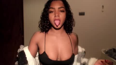 Snapshot of lexy_squirt_queen chatting on December 21, 7:10 pm LEXY - Independent account online show from December 21, 7:10 pm