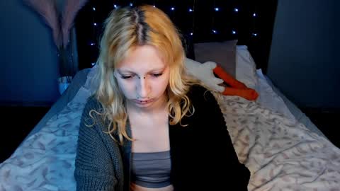 Lexy online show from February 4, 1:59 pm