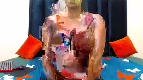 Silindile Caroline Madlala online show from March 4, 9:43 pm