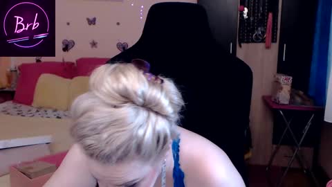 Snapshot of lexygold chatting on February 9, 1:46 pm Lexy online show from February 9, 1:46 pm