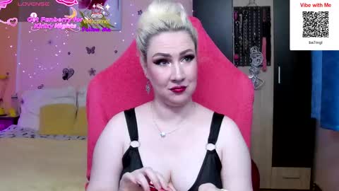 Snapshot of lexygold chatting on November 23, 3:45 pm Lexy online show from November 23, 3:45 pm