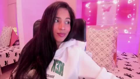 Snapshot of lexyquinn_ chatting on October 11, 4:01 am L I A online show from October 11, 4:01 am