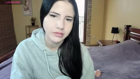 lexyswett online show from October 17, 6:27 am