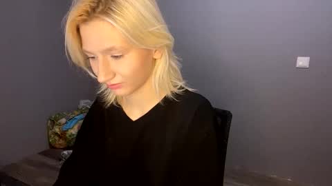 Snapshot of leyasaolee chatting on November 28, 6:54 pm Leya online show from November 28, 6:54 pm