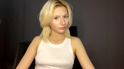 Snapshot of leyasaolee chatting on November 30, 6:01 pm Leya online show from November 30, 6:01 pm