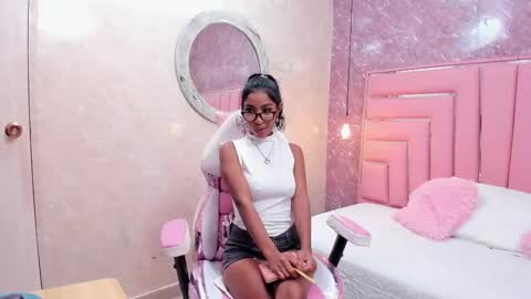 Snapshot of leyla_ebony chatting on December 30, 12:20 pm Leyla online show from December 30, 12:20 pm