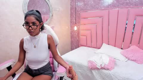 Snapshot of leyla_ebony chatting on December 30, 3:24 pm Leyla online show from December 30, 3:24 pm