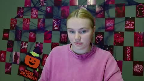 Leyla online show from October 4, 5:11 pm