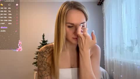 Mia online show from January 14, 12:44 pm