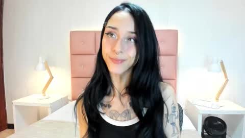 lhiamfitt online show from November 25, 6:46 am