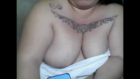 Snapshot of lhiannash33 chatting on November 27, 11:51 pm lhiannash33 online show from November 27, 11:51 pm