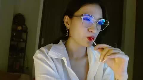 liliana online show from March 16, 2:21 pm