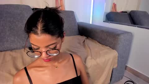 Lia online show from February 4, 5:55 pm