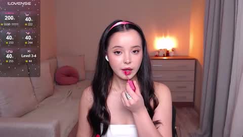 Snapshot of lia_hetty chatting on October 26, 4:35 pm L I A online show from October 26, 4:35 pm