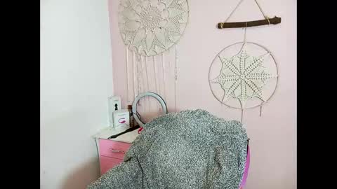 Lia online show from December 2, 9:35 am