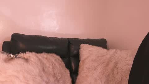 liaa online show from April 18, 4:27 am